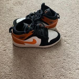Jordan 1 Boys size 1Y